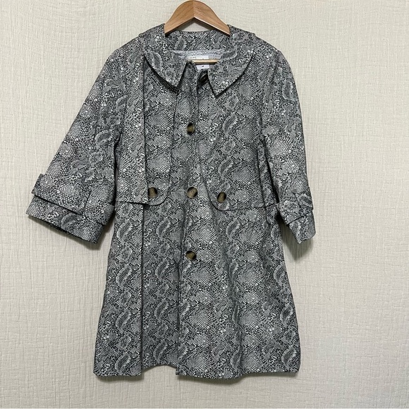 CAbi Camille Gray Snakeskin Print Long Jacket Car Coat Size M Style 3134 - Picture 2 of 9